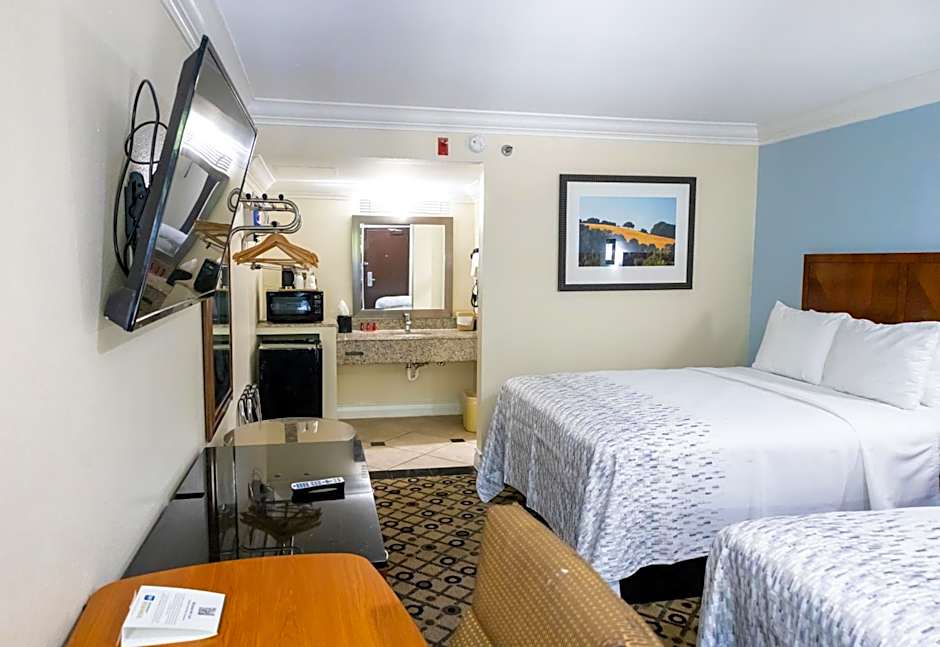 Baymont by Wyndham College Park Atlanta Airport South
