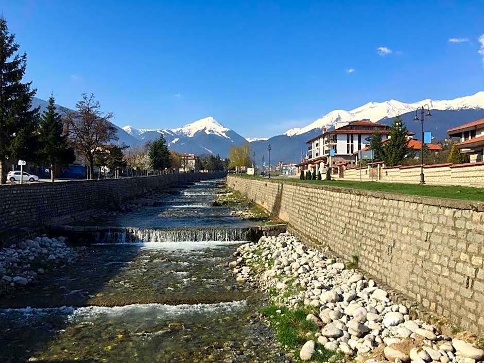 Cedar Lodge 3/4 Apartment Paradise
