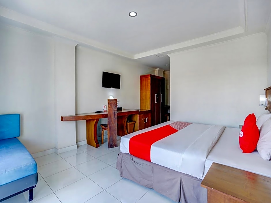 OYO 3950 The Ratna Hotel