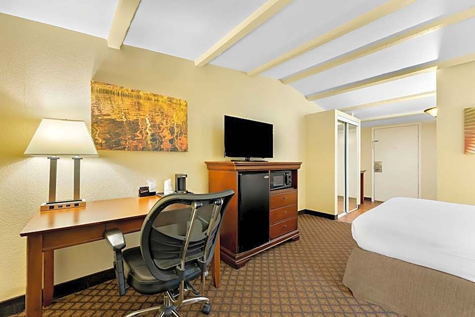 Best Western Coach House