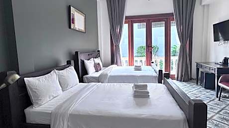 Deluxe Family Room