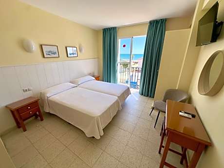 Twin Room with Sea View