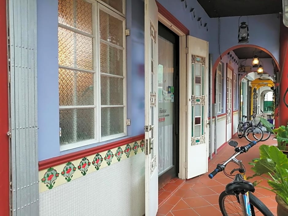 New Great Shanghai Female Hostel