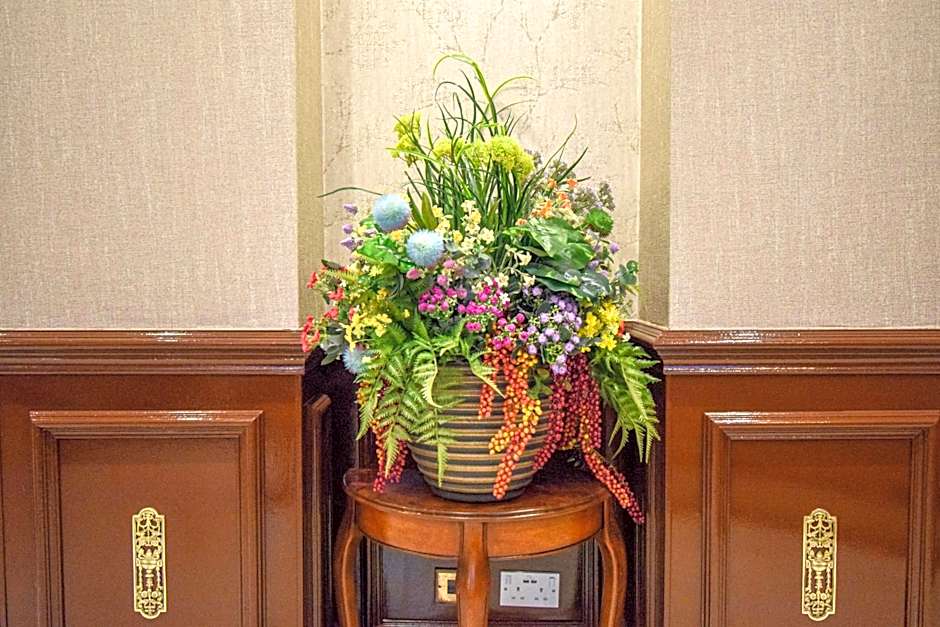 PEMBRIDGE PALACE HOTEL