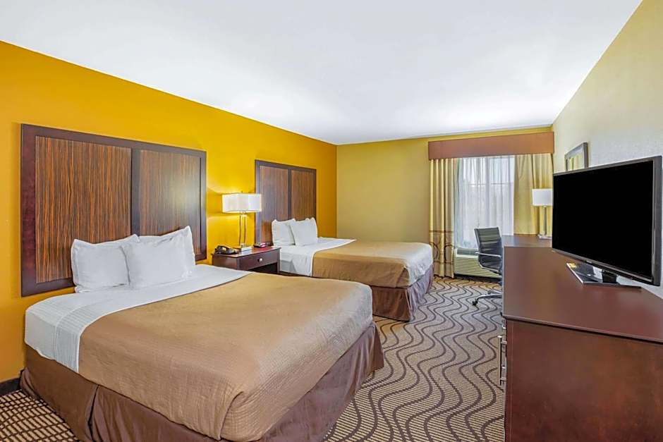 La Quinta Inn & Suites by Wyndham Floresville