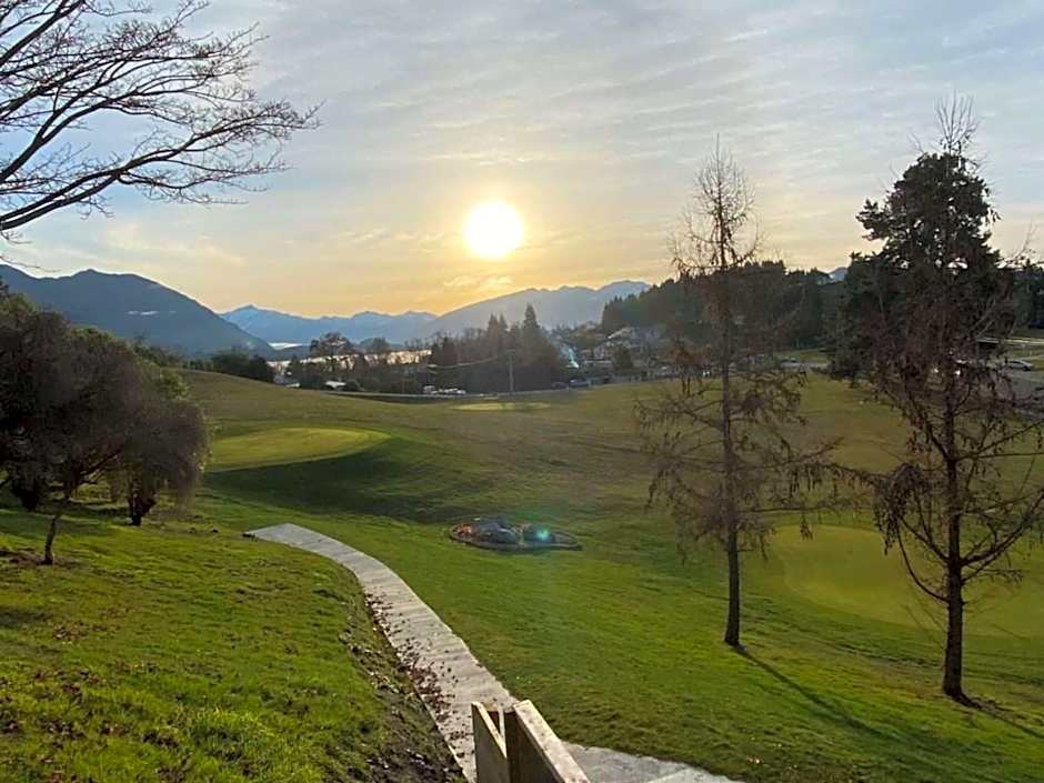Wanaka Springs Lodge