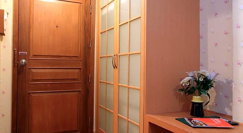 Silom Avenue Inn Hotel