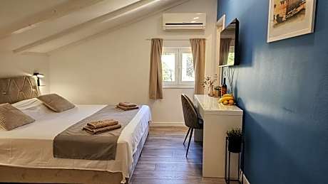 Luxury Double Room with Garden View