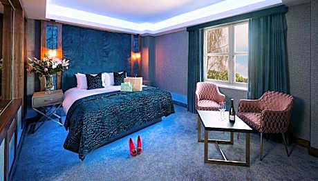 Couples Deluxe Room