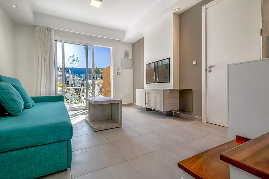 Hotel LIVVO Los Calderones - Adults recommended