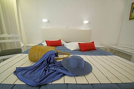 Double or Twin Room with Mountain View