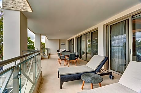 Luxury Chairman Four Bedroom Ocean Front Suite Diamond Club