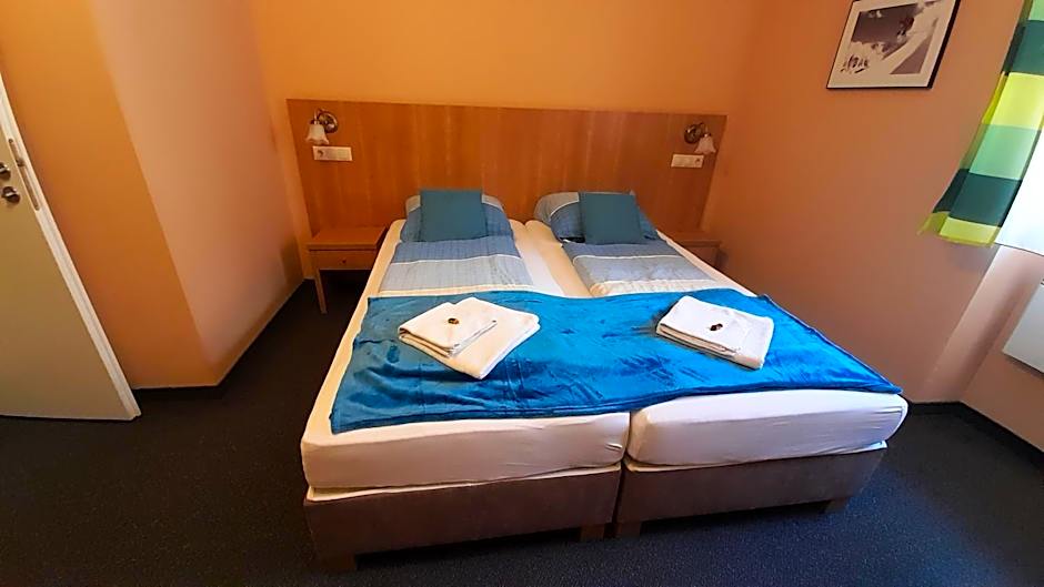 Jázmin panzió bőséges reggelivel közös konyhával a centrumban