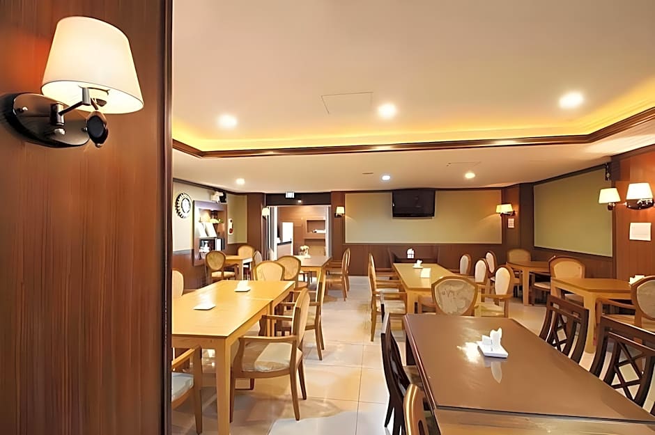 Reborn Suwon Silkroad Hotel