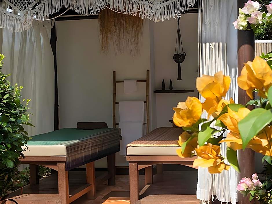 Through The Looking Glass Wellness Retreat Resort – Siem Reap, 