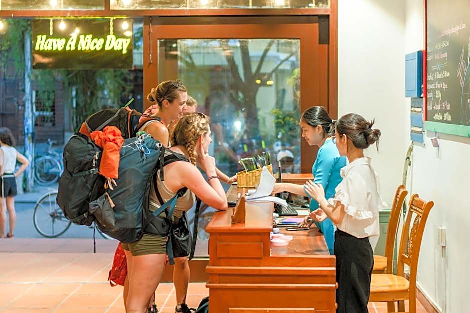 Harmony Old Town Hostel & Pool Bar