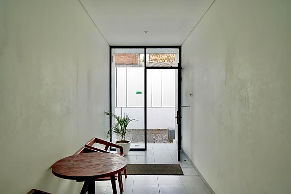 OFO Kost Premium Kampung Inggris Pare Syariah Mitra RedDoorz