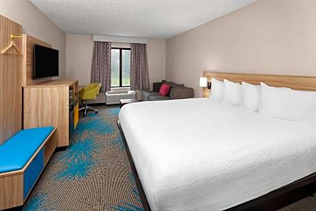 King Studio Suite - Non-Smoking