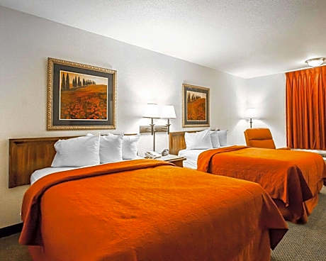 2 Double Beds, Smoking