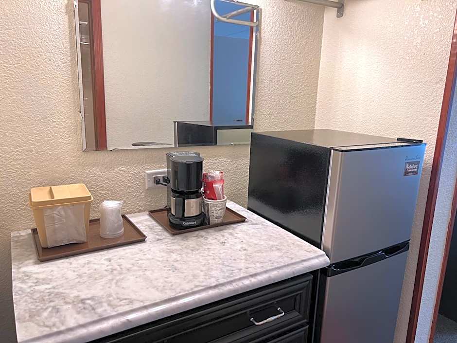 Amber's Inn and Suites