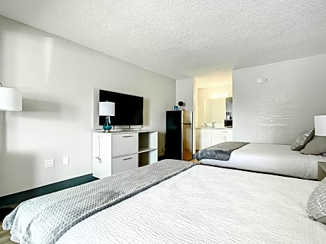 Superior Queen Room with Two Queen Beds
