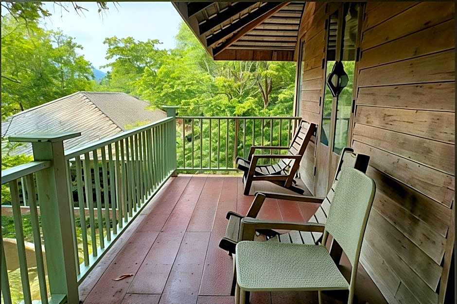 Lhongkhao Samoeng by Chi Villa