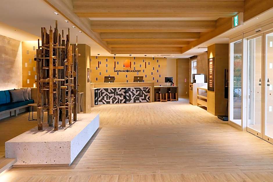 Hot Cross Point Santa Monica