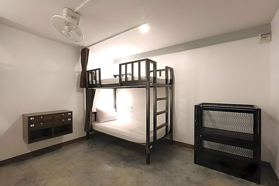 Balcony Party Hostel Ao Nang Beachfront Adult Only