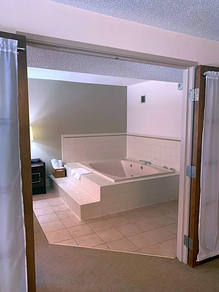 Ramada by Wyndham Marquette