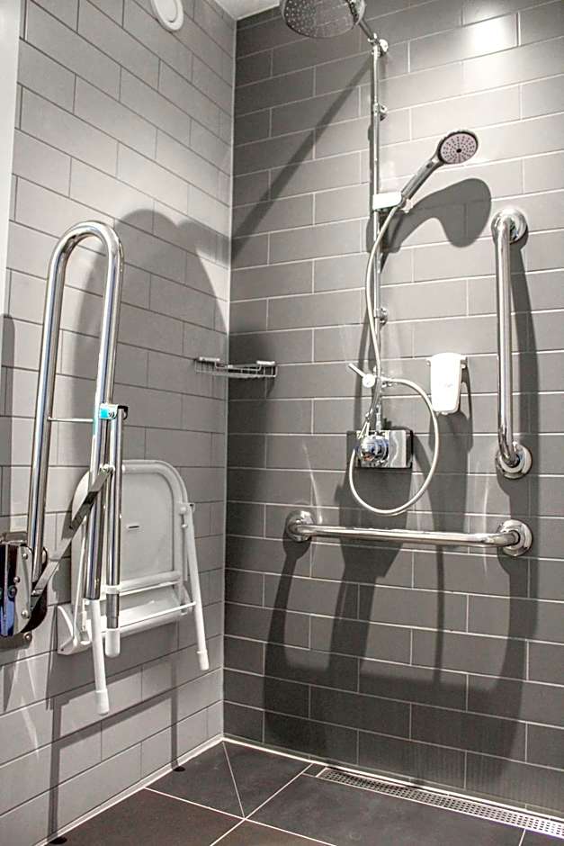 Holiday Inn Express - London Heathrow T4 By IHG