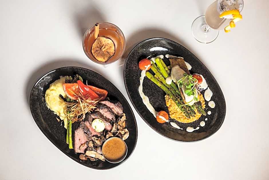 Delta Hotels by Marriott Edmonton Centre Suites