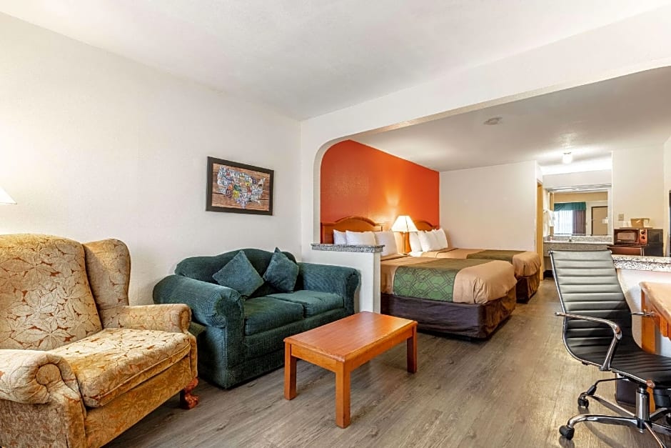 Econo Lodge Inn & Suites Memphis East