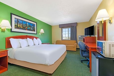 1 King Bed Non-Smoking
