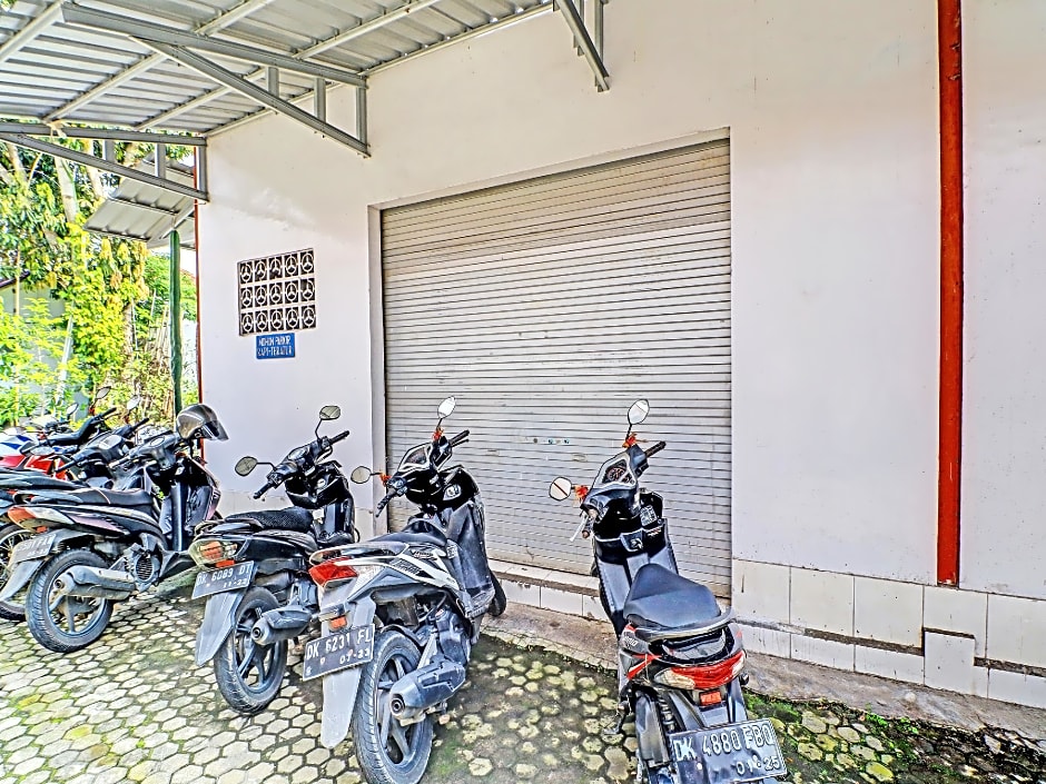 SUPER OYO 1356 Gusti Residence