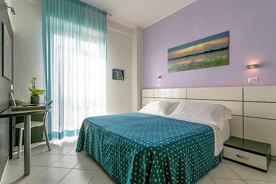 Hotel Baya - in centro, sul mare