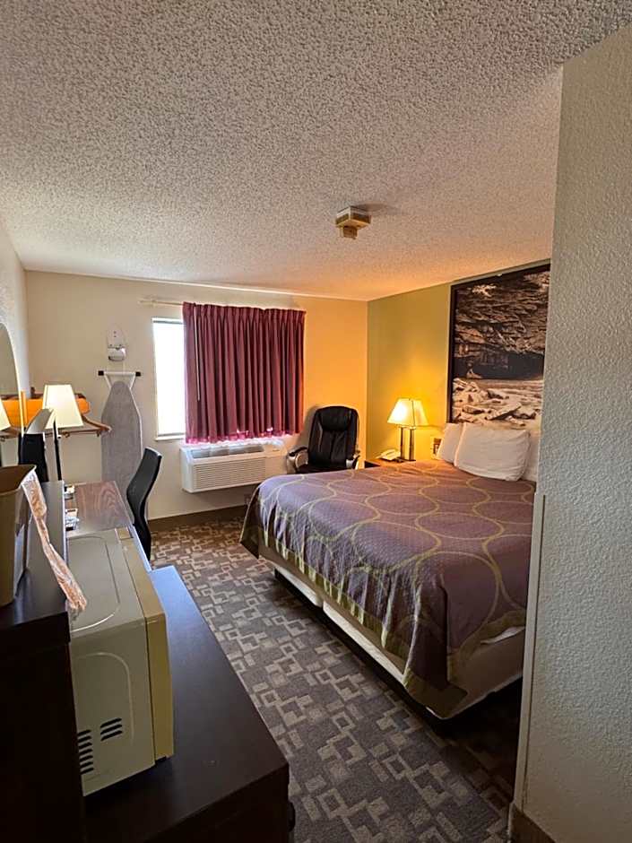 Super 8 by Wyndham Appomattox VA