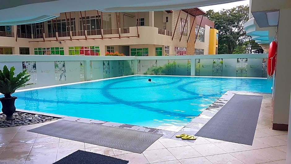 Condo with Free Swimming Pool & Viewing Deck
