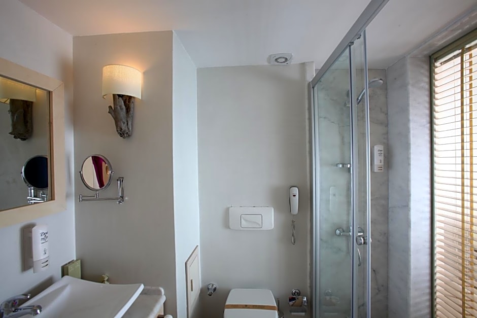 Zeytinada Hotel