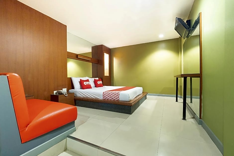 OYO 75382 Chonburi Hotel