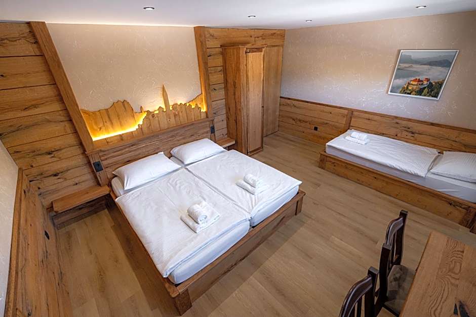 Bed & Breakfast LakeBled House