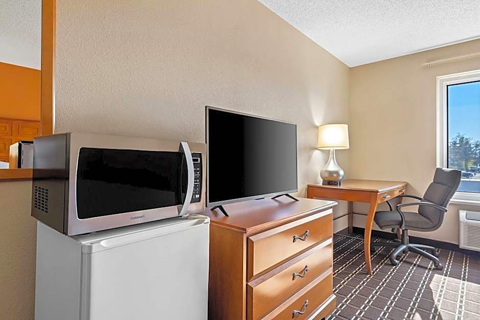 Days Inn by Wyndham Black River Falls