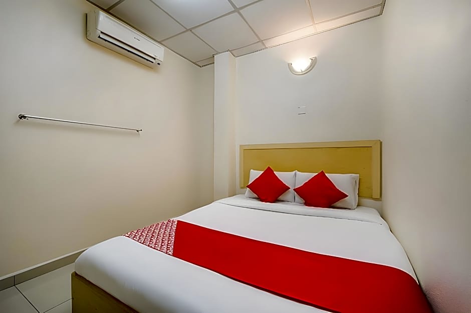 OYO 301 River Inn Hotel