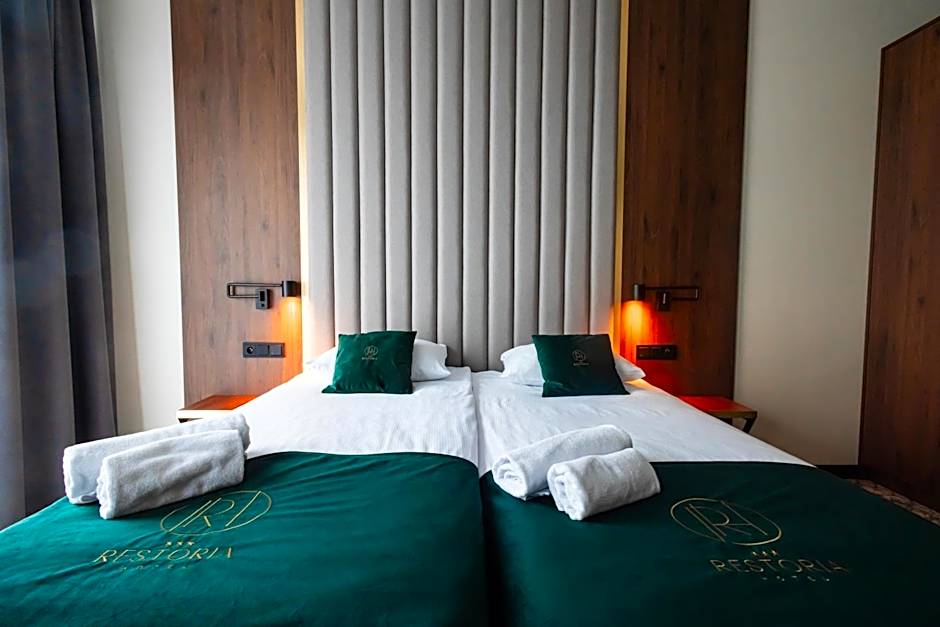 Restoria Hotel***