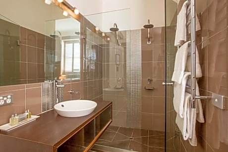 Executive Tower Suite