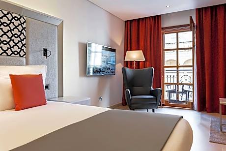 Family Room (1 Double Bed and 1 Double Sofa Bed)