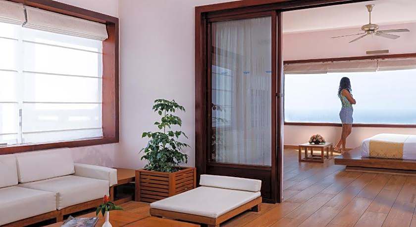 Gokulam Grand Turtle on the Beach Resort and Spa