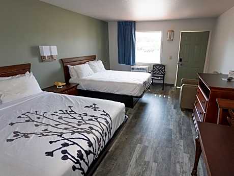 Deluxe Queen Room with Two Queen Beds - Non-Smoking
