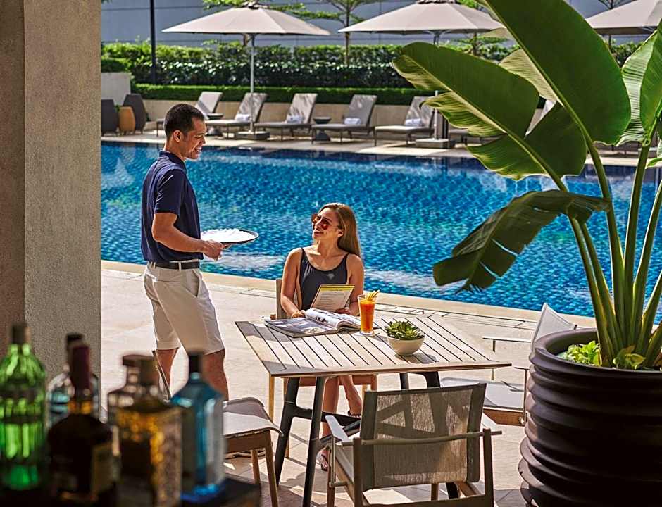 Makati Shangri-La, Manila