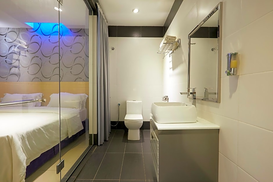 East Sun Hotel