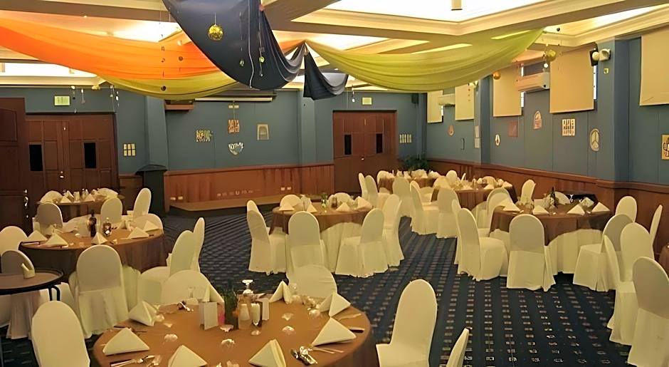 Oasis Hotel